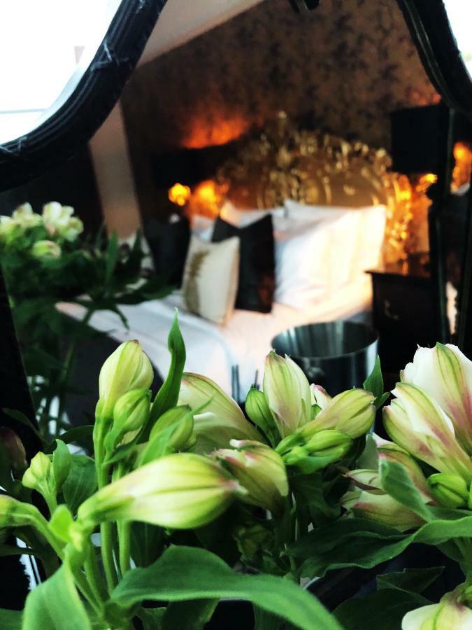 The Niche Bed & Breakfast Истборн Екстериор снимка